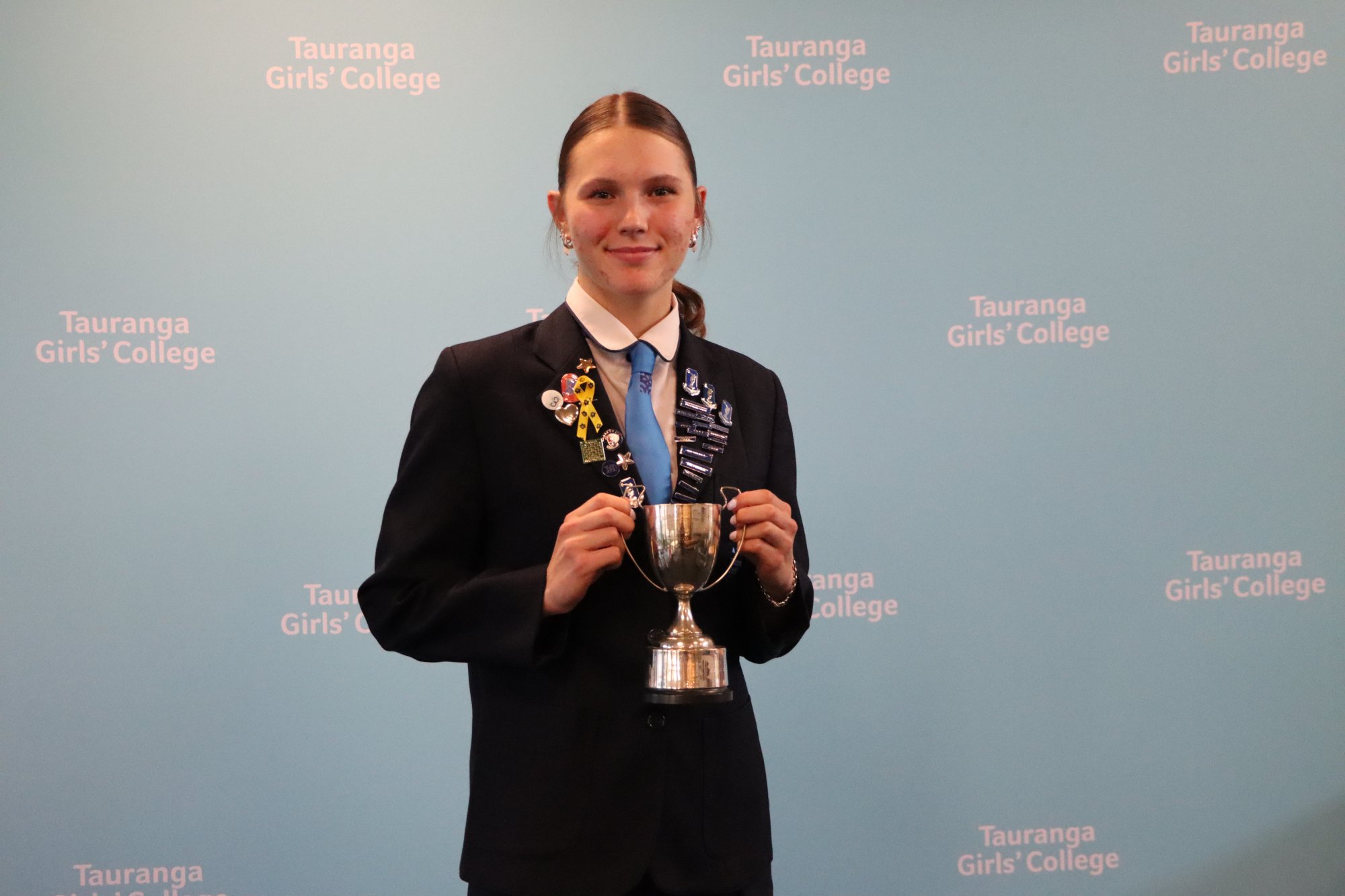 Ruby-Jones--Athletics--C-Burnett-Trophy--Senior.JPG