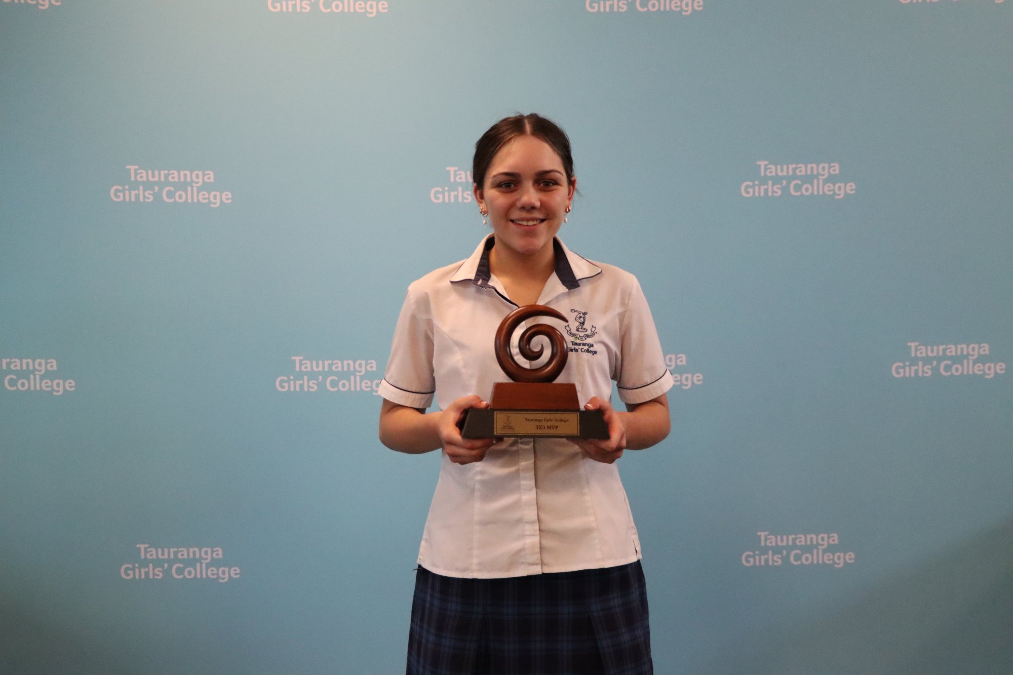 Jayla-Teki-and-Areta-Kahura--Basketball-3v3--Most-Valuable-Player.JPG Jayla-Teki-and-Areta-Kahura--Basketball-3v3--Most-Valuable-Player.JPG